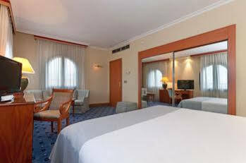 Tryp Macarena Séville
